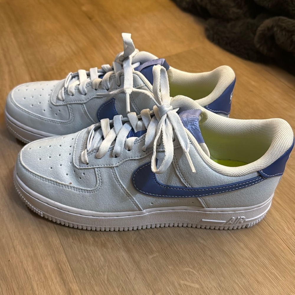 Nike Air - light blue. Worn 2x - size 7